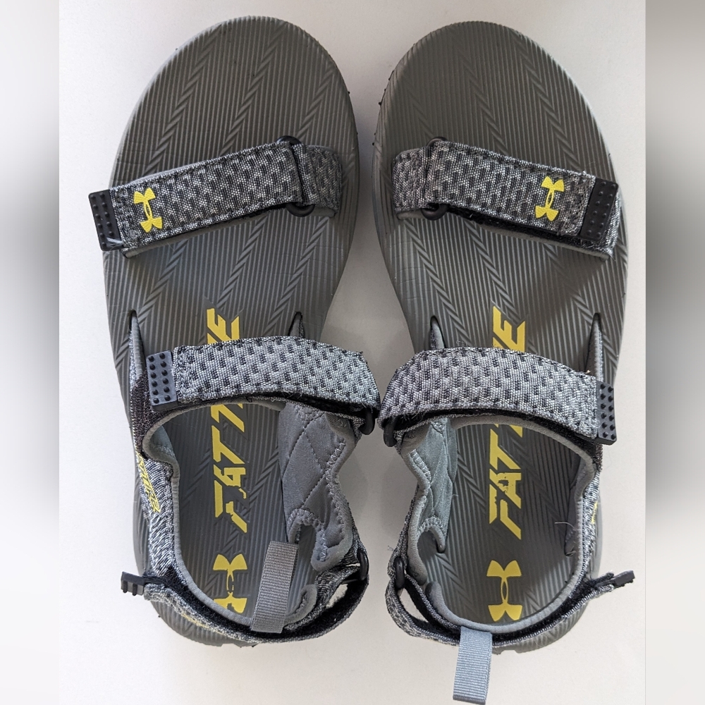 Under Armour Mens Size 11 Fat Tire Hiking Sandals grey and yellow